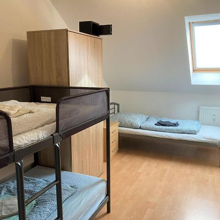 Gaestewohnung 4-Raum Wohnung Fuer 2-8 Personen Zwickau Eksteriør billede