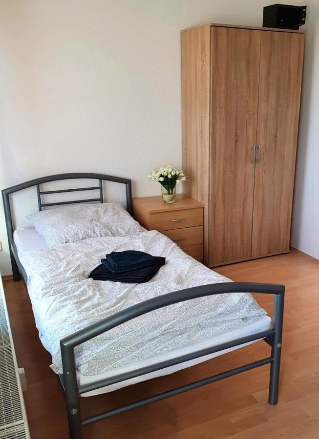 Gaestewohnung 4-Raum Wohnung Fuer 2-8 Personen Zwickau Eksteriør billede